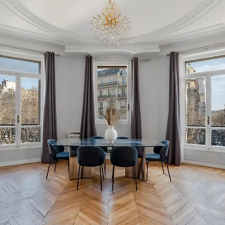 Apartment 4 Bedroom Opposite The Eiffel Tower *
