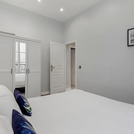 4 Bedroom Opposite The Eiffel Tower * París
