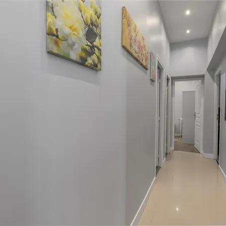 4 Bedroom Opposite The Eiffel Tower