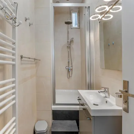 Apartment 4 Bedroom Opposite The Eiffel Tower
