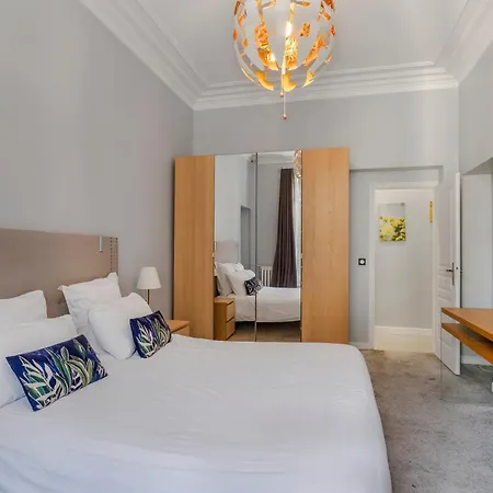Apartment 4 Bedroom Opposite The Eiffel Tower Paris