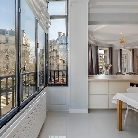 Apartment 4 Bedroom Opposite The Eiffel Tower